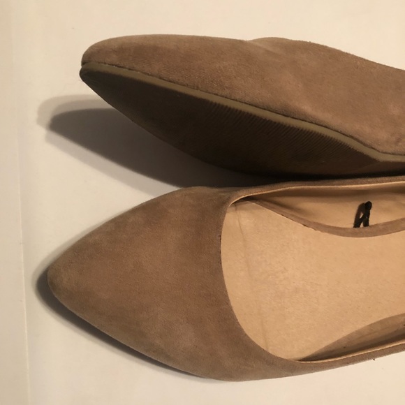 Forever 21 beige faux soft suede flats size 7.5 - Picture 1 of 6